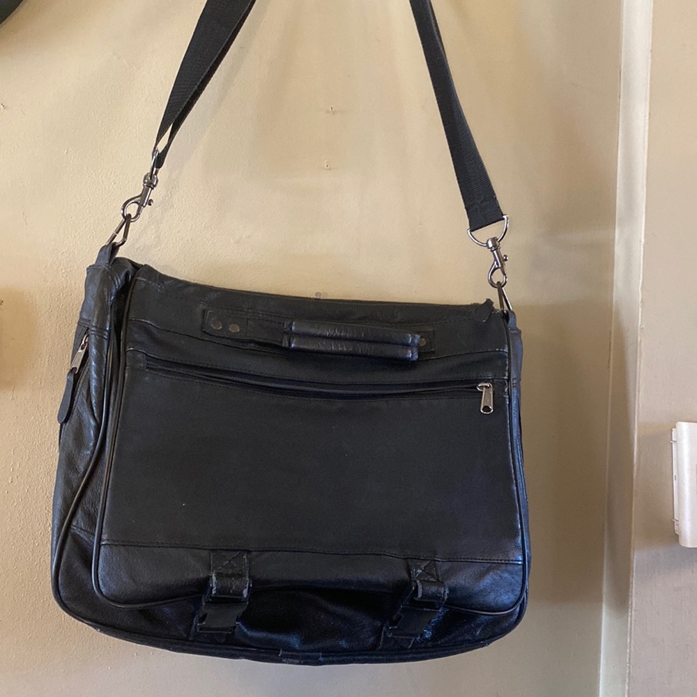 GUC. Business/travel, carrying black, faux, leather briefcase.